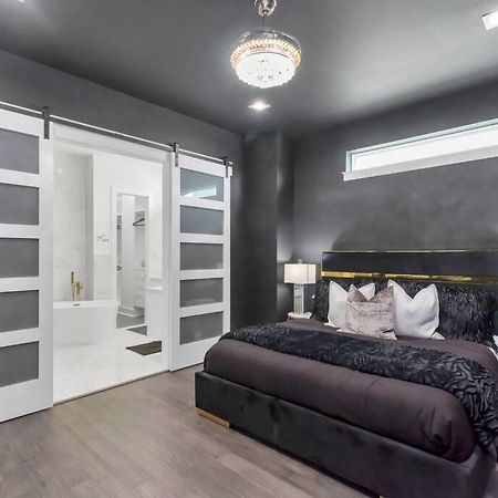 The Suite Spot! Downtown Skyline Views! Sleeps 12 Хьюстон Экстерьер фото