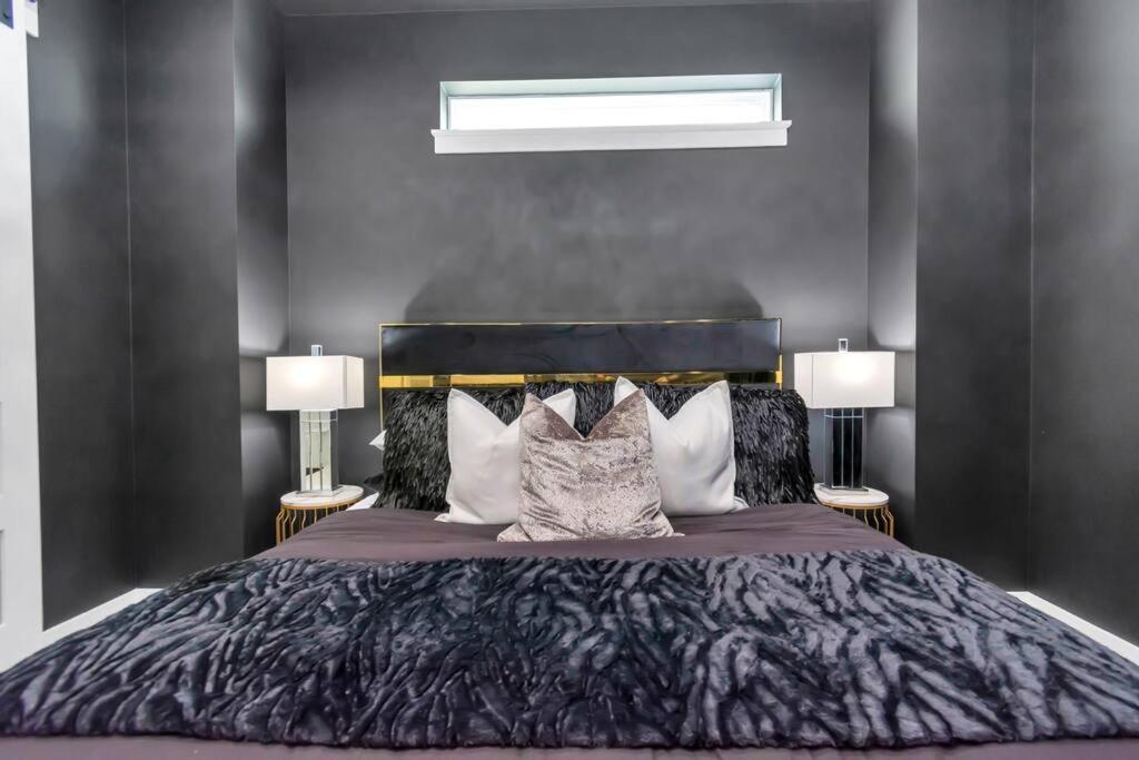 The Suite Spot! Downtown Skyline Views! Sleeps 12 Хьюстон Экстерьер фото