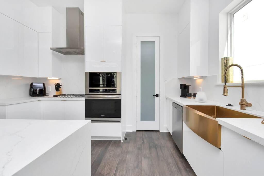 The Suite Spot! Downtown Skyline Views! Sleeps 12 Хьюстон Экстерьер фото
